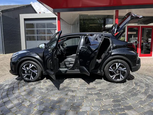 Toyota C-HR 2.0 Hybrid Team D 2022 Hybride Benzine 27