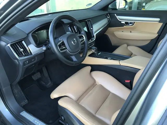 Volvo S90 2.0 T5 Momentum Luxury Line 2018 Benzine 6