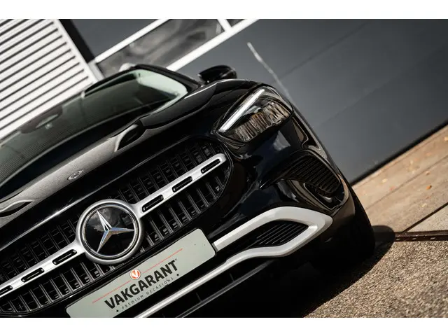 Mercedes-Benz GLA 180 Business Line 2023 Benzine 18