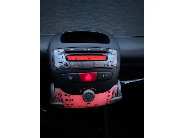 Peugeot 107 1.0 Active 2014 Benzine 13