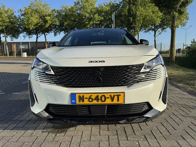 Peugeot 3008 1.6 HYbrid GT P.Bns 2021 Hybride Benzine 8