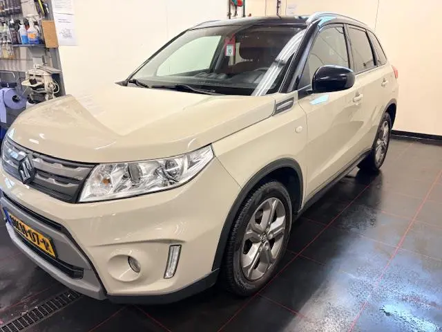 Suzuki Vitara 1.6 Exclusive 2019 Benzine 3