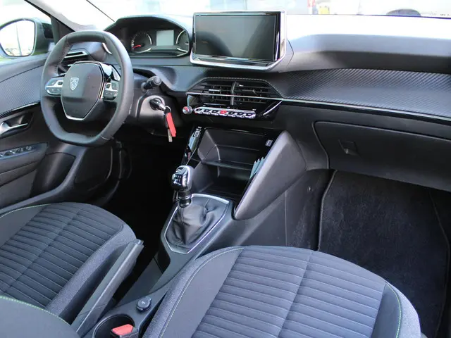 Peugeot 208 1.2 PureTech 100 Active 2024 Benzine 3