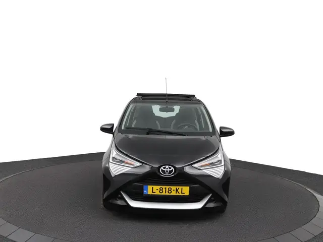 Toyota Aygo 1.0 VVT-i x-play cabrio 2021 Benzine 16