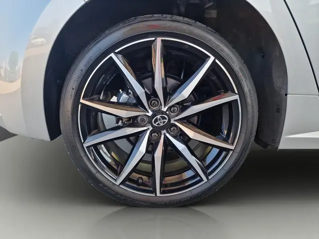 Toyota Corolla Hybrid 140 GR Sport 2023 Hybride Benzine 24