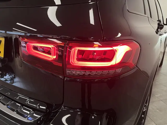 Mercedes-Benz GLB 200 AMG Line 2021 Benzine 56