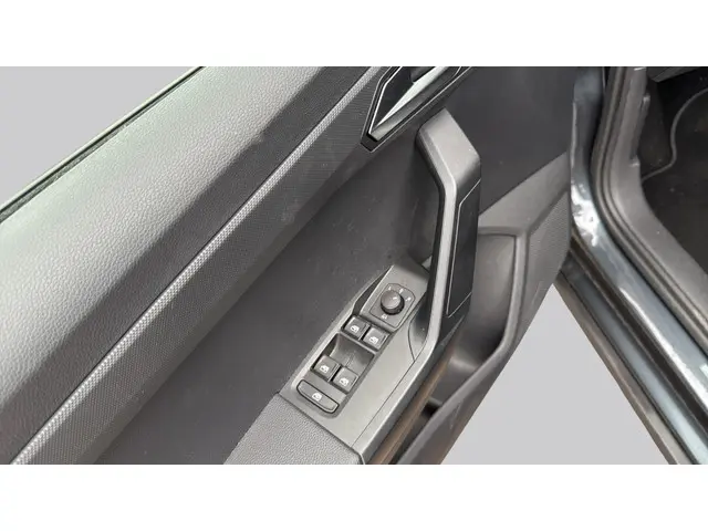 SEAT Arona 1.0 TSI Style Business Intense 2023 Benzine 16