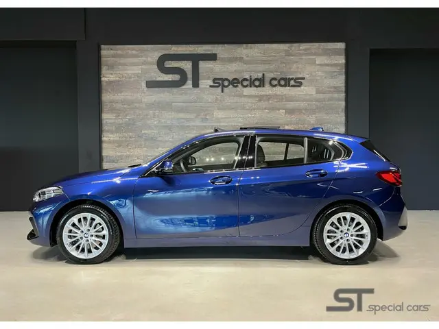 BMW 1 Serie 118i Sport Line|Pano|Leder|HUD 2020 Benzine 7