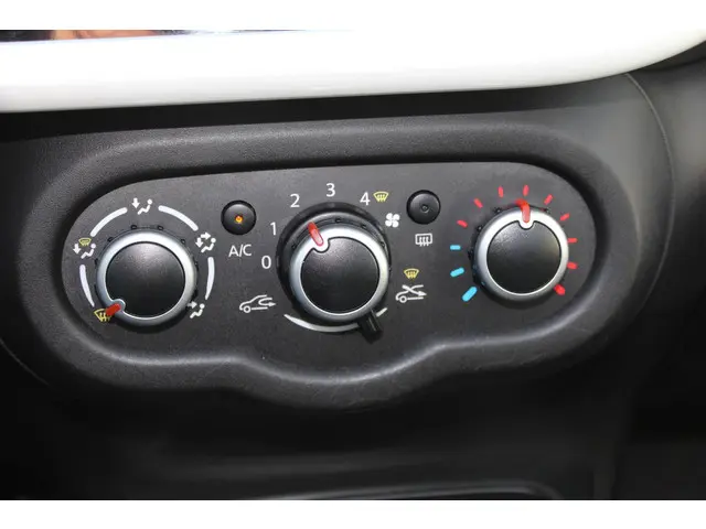 Renault Twingo 0.9 TCe Intens 90 pk EDC 2020 Benzine 28