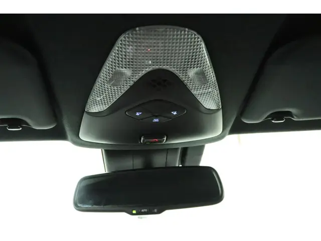 Toyota C-HR 1.8 Hybrid Executive 2022 Hybride Benzine 32