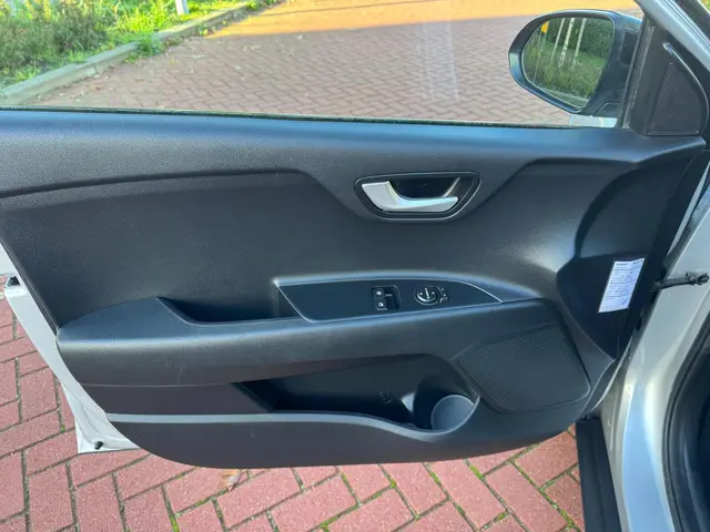 Kia Stonic 1.0 T-GDi DynamicLine 2020 Benzine 13