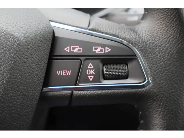 SEAT Arona 1.0 TSI Style Business Intense 2019 Benzine 35