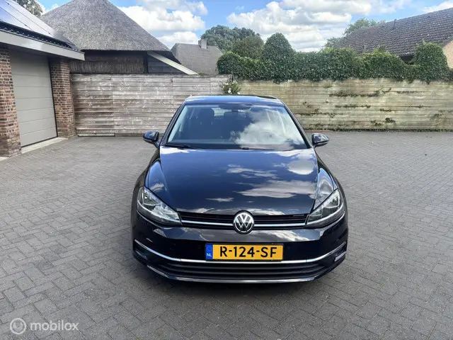 Volkswagen Golf 1.0 TSI Trendline 2018 Benzine 8