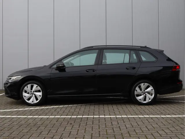 Volkswagen Golf Variant 1.0 TSI Life 2022 Benzine 13