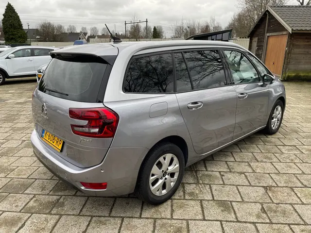 Citroën Grand C4 Picasso 1.2 PureTech Live 2018 Benzine 3