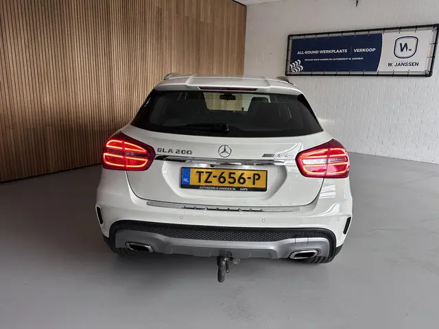 Mercedes-Benz GLA 200 AMG 2015 Benzine 17