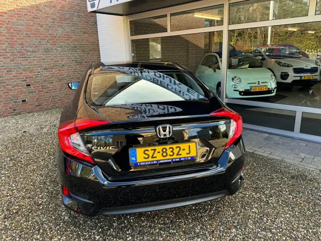 Honda Civic 1.5 i-VTEC Executive 2018 Benzine 7