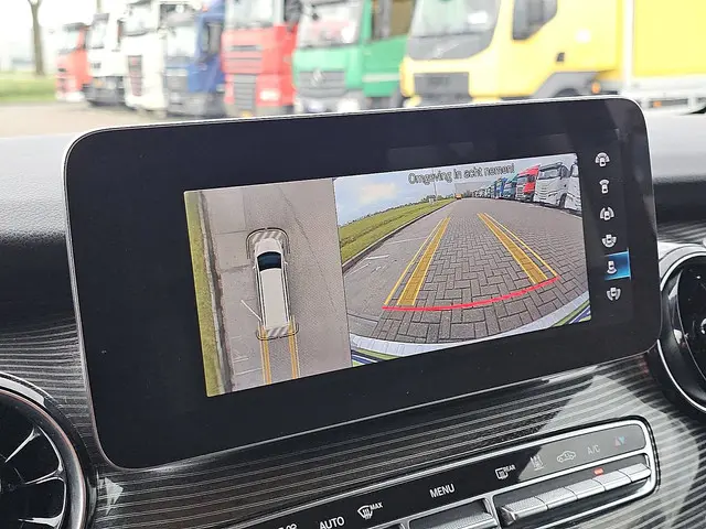 Mercedes-Benz EQV 300 2020 Elektrisch 15