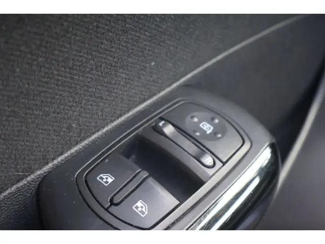 Opel Corsa 1.2-16V Cosmo 2014 Benzine 15