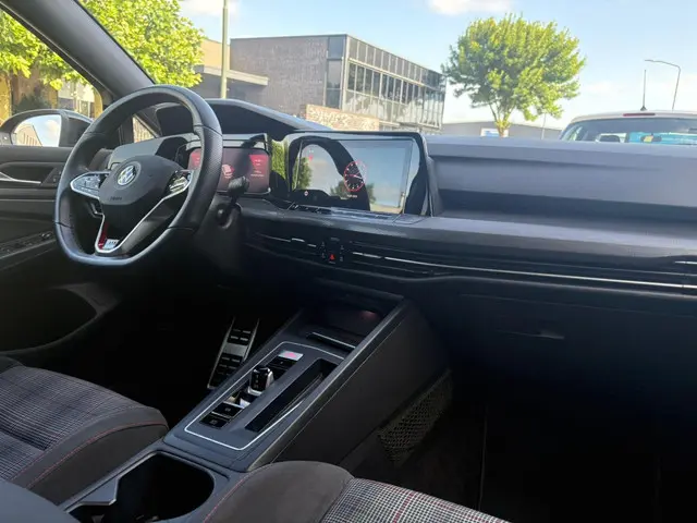Volkswagen Golf 2.0 TSI GTI 2021 Benzine 22