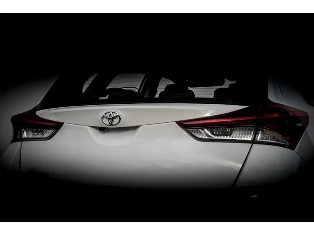 Toyota Auris 1.3 Now RIJKLAAR INCL:GARANTIE 2018 Benzine 18
