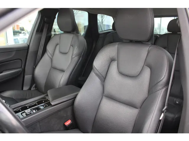 Volvo XC60 2.0 B5 Momentum Exclusive 2021 Benzine 10