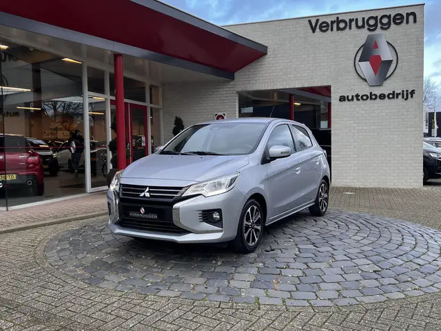 Mitsubishi Space Star 1.2 Instyle 2023 Benzine 29