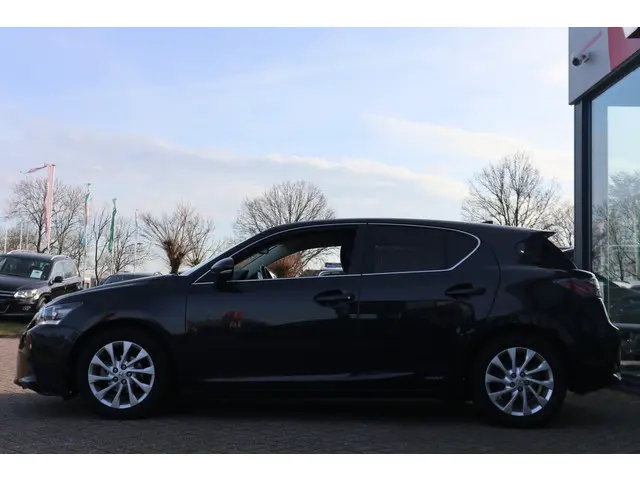 Lexus CT 200h 25th Edition 2015 Hybride Benzine 7