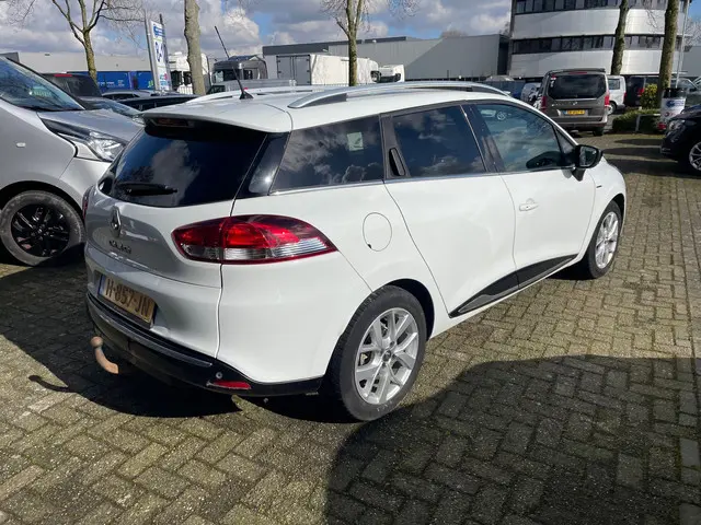 Renault Clio Estate 0.9 TCe Limited 2020 Benzine 4