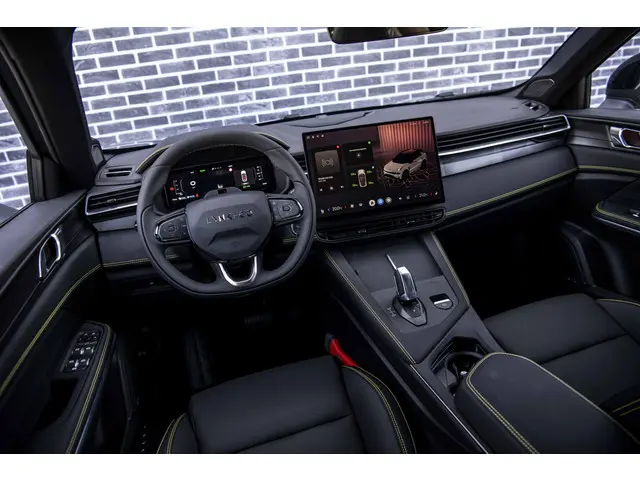 Lynk & Co 01 1.5 More 2025 Hybride Benzine 12