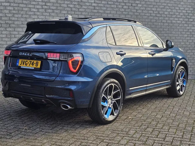 Lynk & Co 01 Lynk&co 2022 Hybride Benzine 6