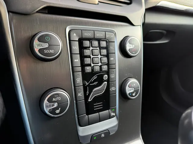 Volvo V40 1.6 D2 Summum 2014 Diesel 17