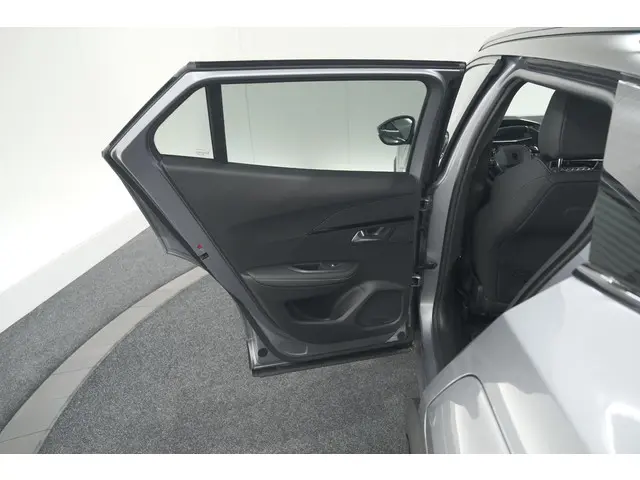 Peugeot 2008 PureTech 130 EAT8 GT 2024 Benzine 69