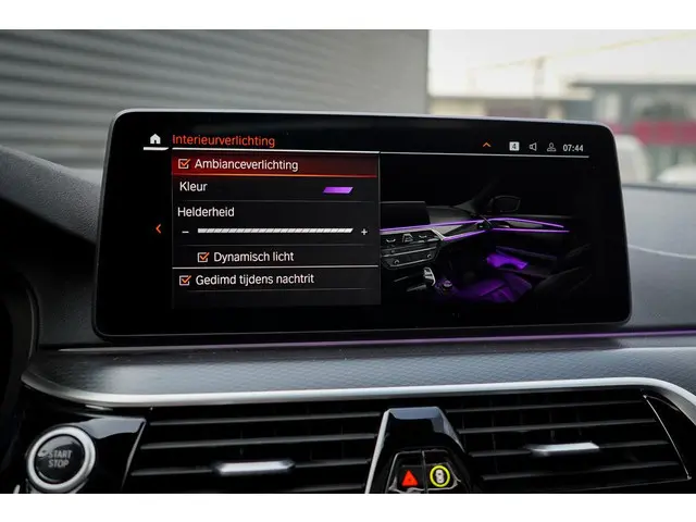 BMW 5 Serie 530e High Executive 2022 Hybride Benzine 43