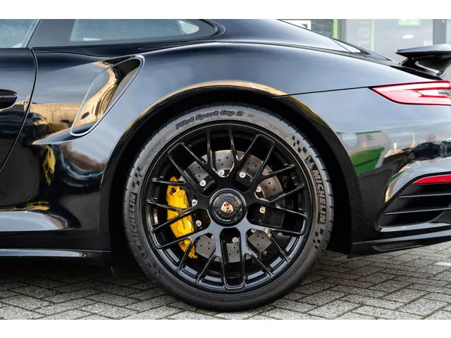 Porsche 911 3.8 Turbo S 2016 Benzine 17