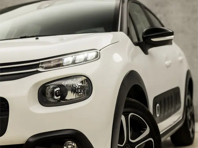 Citroën C3 1.2 PureTech Shine Sport 2018 Benzine 11
