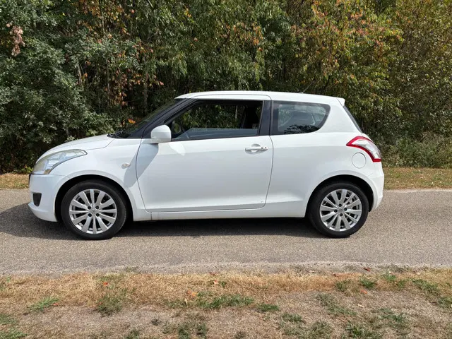 Suzuki Swift 1.2 Comfort EASSS 2013 Benzine 2