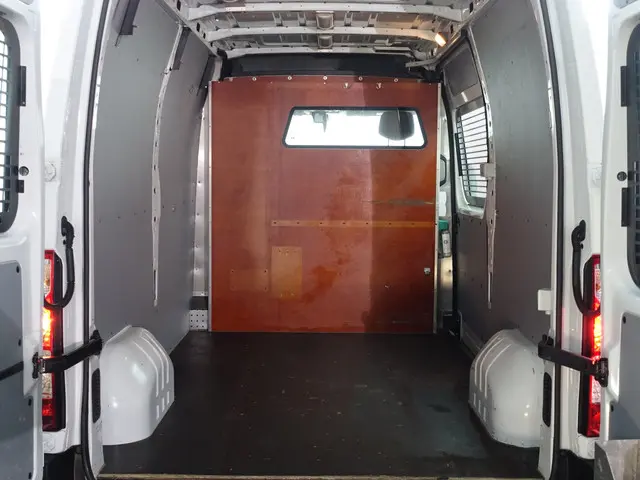 Opel Movano 2.3 CDTI L2H3 Aut- 2015 Diesel 3