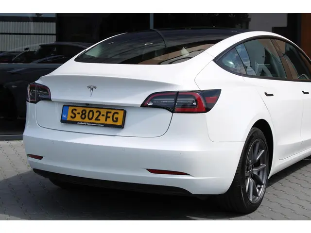 Tesla Model 3 Standard RWD Plus 60 kWh 2022 Elektrisch 9