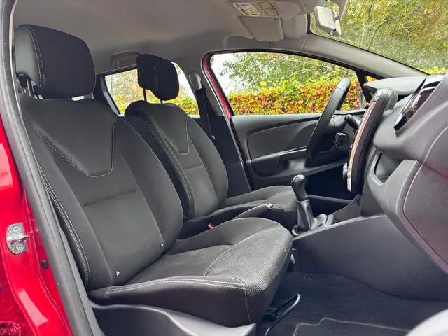 Renault Clio Estate 0.9 TCe Expression 2014 Benzine 17