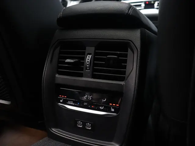 BMW 3 Serie Touring 330e 2021 Hybride Benzine 19