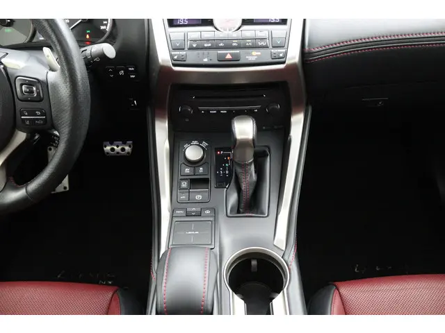 Lexus NX 300h AWD F Sport Line 2014 Hybride Benzine 27