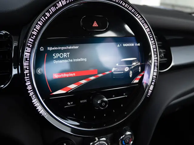 MINI 5-Deurs One 2022 Benzine 35