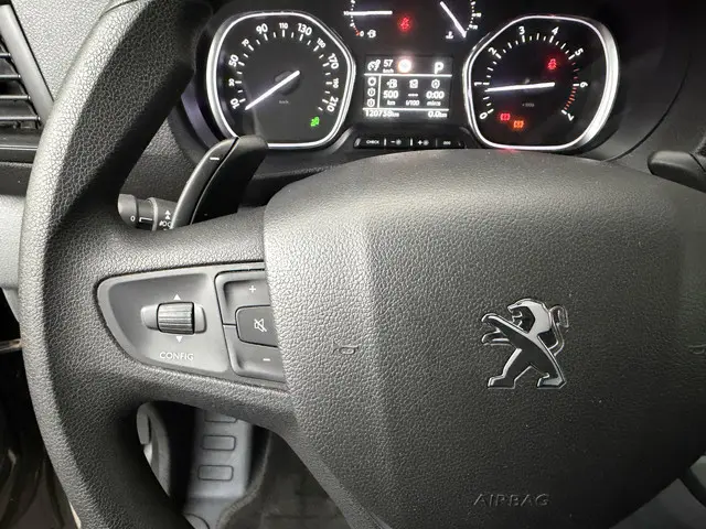 Peugeot Expert 2.0 BlueHDI 180 AUTOMAAT 2020 Diesel 37