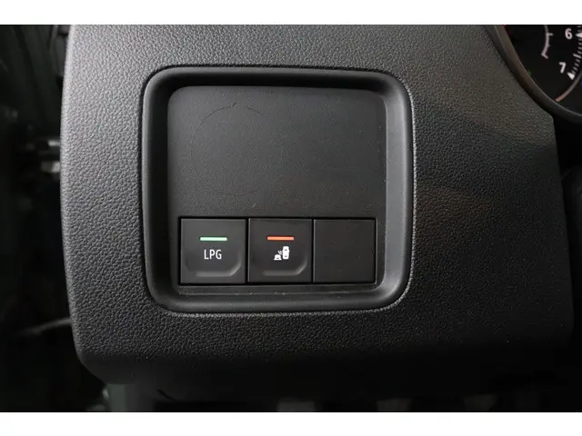 Dacia Duster 1.0 TCe 100 ECO-G Journey 2023 Benzine 32