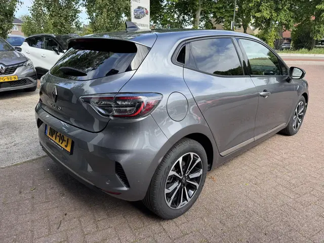 Renault Clio 1.0 TCe 90 GPF techno 2024 Benzine 5