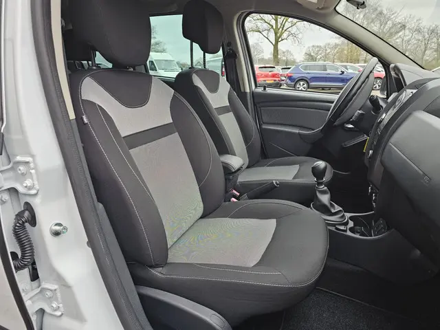 Dacia Duster 1.2 TCe 4x2 Lauréate 2016 Benzine 21