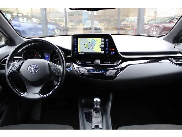 Toyota C-HR 1.8 Hybrid Active 2018 Hybride Benzine 4