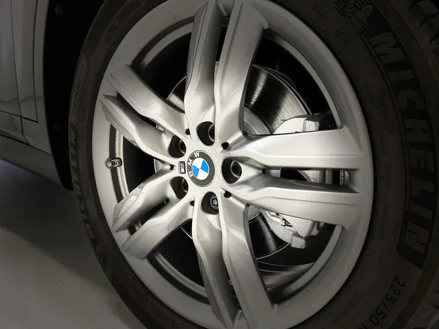 BMW X1 xDrive25e Executive 2021 Hybride Benzine 10