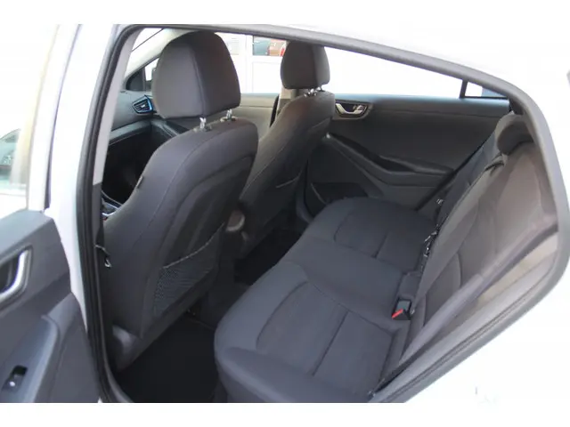 Hyundai IONIQ 1.6 GDi i-Motion 2018 Hybride Benzine 11